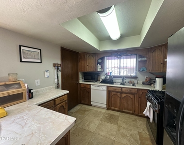 504 E University Avenue - Photo Thumbnail 12