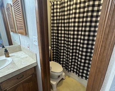 504 E University Avenue - Photo Thumbnail 16