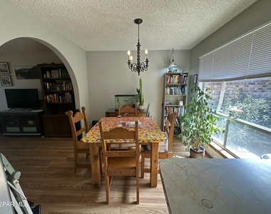 504 E University Avenue - Photo Thumbnail 9