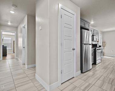 14724 Mountain Breeze Avenue - Photo Thumbnail 11