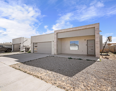 14724 Mountain Breeze Avenue - Photo Thumbnail 3