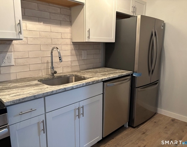 82 Longview Street - Photo Thumbnail 3