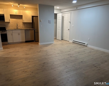 82 Longview Street - Photo Thumbnail 5