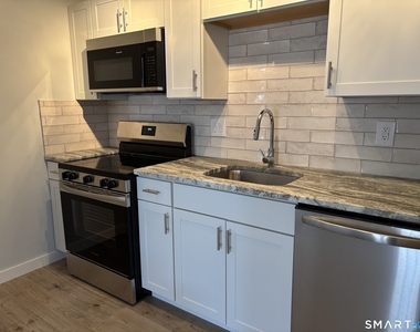 82 Longview Street - Photo Thumbnail 4