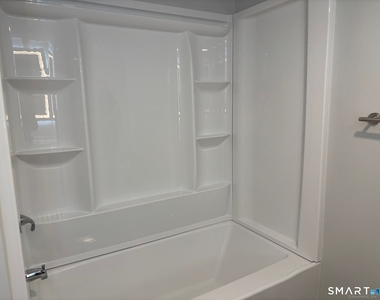 82 Longview Street - Photo Thumbnail 9