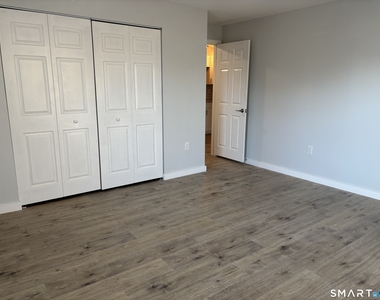 82 Longview Street - Photo Thumbnail 12