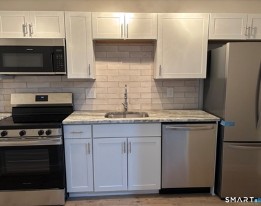 82 Longview Street - Photo Thumbnail 2