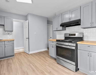 746 Maple Street - Photo Thumbnail 11