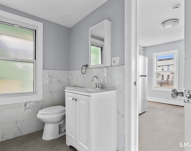 746 Maple Street - Photo Thumbnail 9
