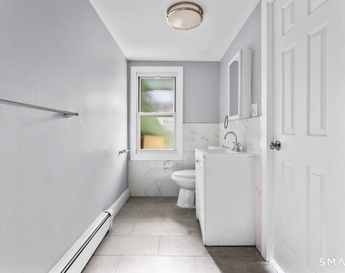 746 Maple Street - Photo Thumbnail 10