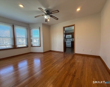 134 Woodward Avenue - Photo Thumbnail 4