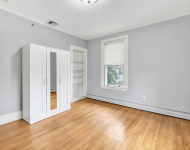 292 Coram Avenue - Photo Thumbnail 10