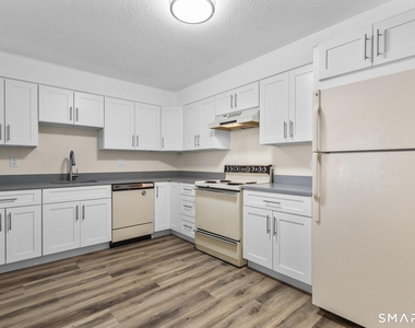 1460 Elm Street - Photo Thumbnail 13