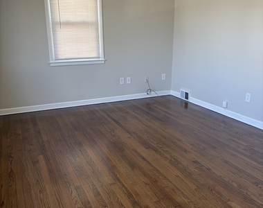 123 Longview Avenue - Photo Thumbnail 9
