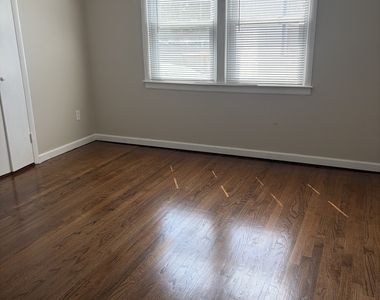 123 Longview Avenue - Photo Thumbnail 8
