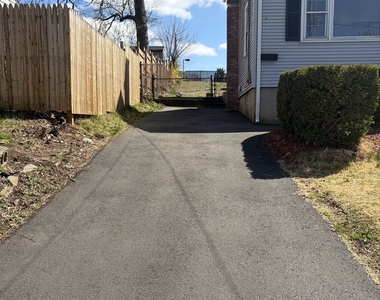 123 Longview Avenue - Photo Thumbnail 19