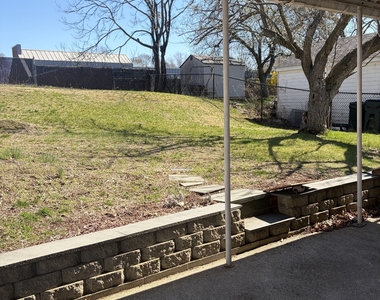 123 Longview Avenue - Photo Thumbnail 20