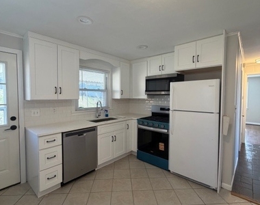 123 Longview Avenue - Photo Thumbnail 2
