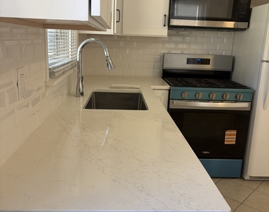 123 Longview Avenue - Photo Thumbnail 4