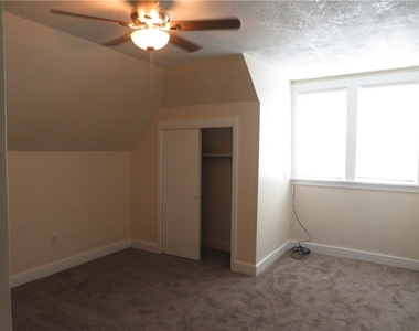 203 Main Street - Photo Thumbnail 5