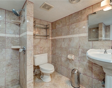 5264 Dresden Way - Photo Thumbnail 11