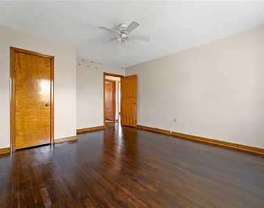 1001 5th St - Photo Thumbnail 12