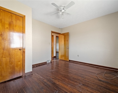 1001 5th St - Photo Thumbnail 16