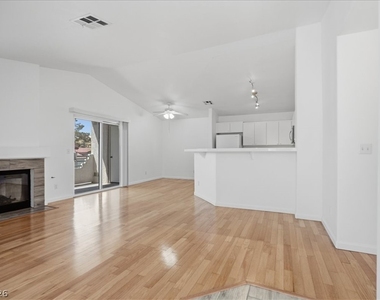 556 Yacht Harbor Drive - Photo Thumbnail 4