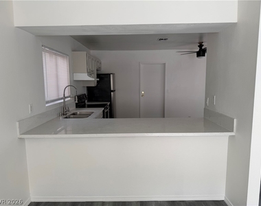 5206 Golden Lane - Photo Thumbnail 7