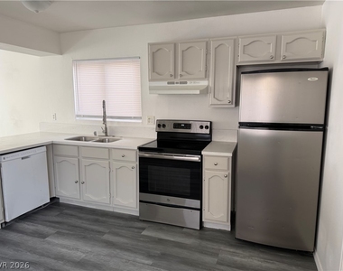 5206 Golden Lane - Photo Thumbnail 12