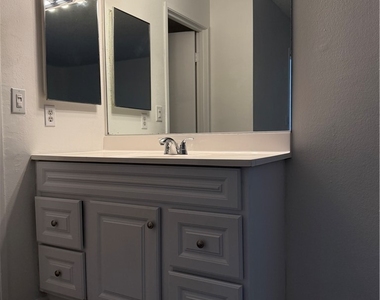 5206 Golden Lane - Photo Thumbnail 25