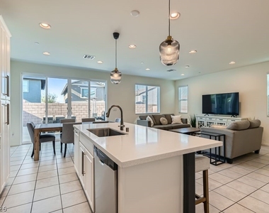 348 Badinerie Street - Photo Thumbnail 10