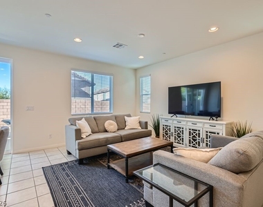 348 Badinerie Street - Photo Thumbnail 4
