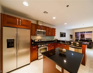 4525 Dean Martin Drive - Photo Thumbnail 7