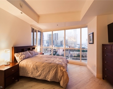 4525 Dean Martin Drive - Photo Thumbnail 10