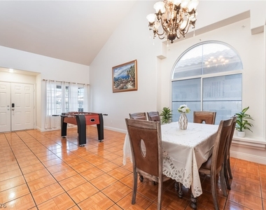 7965 Laurelton Place - Photo Thumbnail 11