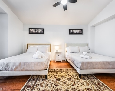 7965 Laurelton Place - Photo Thumbnail 13