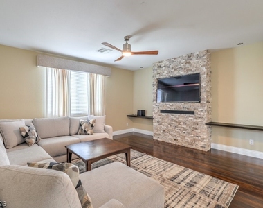 12308 Kings Eagle Street - Photo Thumbnail 14