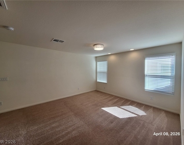 5882 Azzura Palms Avenue - Photo Thumbnail 8