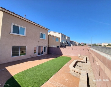 5882 Azzura Palms Avenue - Photo Thumbnail 19