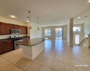 5882 Azzura Palms Avenue - Photo Thumbnail 4