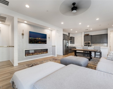 110 Ibiza Lake Drive - Photo Thumbnail 10