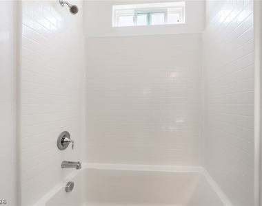 110 Ibiza Lake Drive - Photo Thumbnail 31