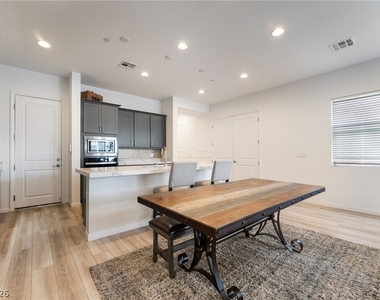 110 Ibiza Lake Drive - Photo Thumbnail 13