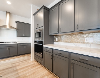 110 Ibiza Lake Drive - Photo Thumbnail 21