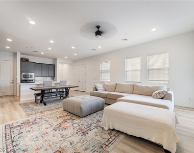 110 Ibiza Lake Drive - Photo Thumbnail 12