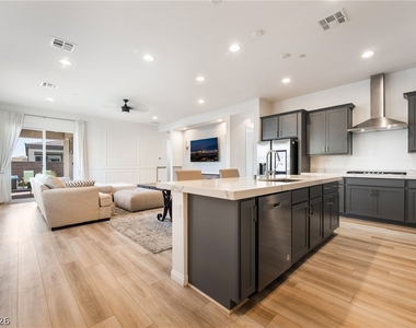 110 Ibiza Lake Drive - Photo Thumbnail 4