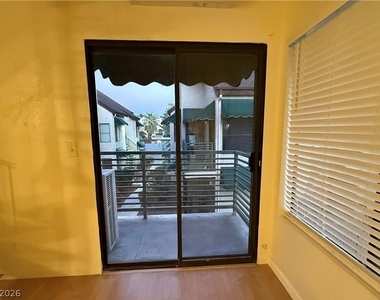 460 Elm Drive - Photo Thumbnail 10