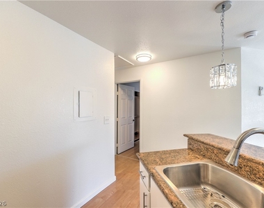 460 Elm Drive - Photo Thumbnail 10