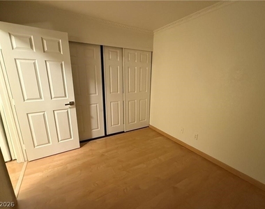 460 Elm Drive - Photo Thumbnail 13